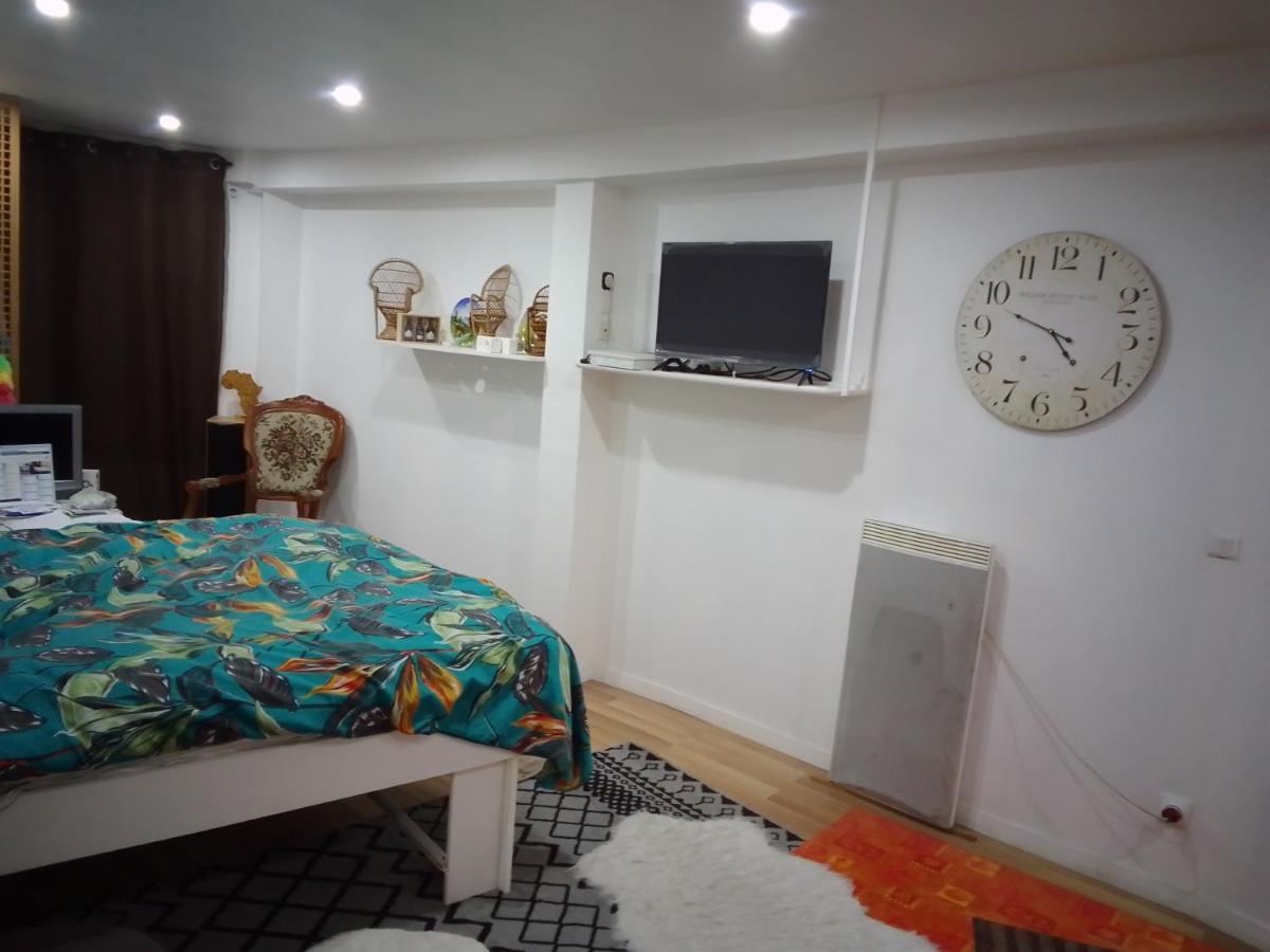 Chambre Chez L'Habitant Saint-Pierre-le-Moûtier Εξωτερικό φωτογραφία